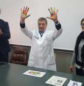 Il Prof. Angelo Vacca si “sporca le mani”