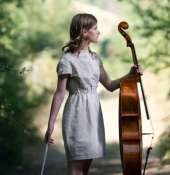 N&B MARETERRA FESTIVAL - La songwriter irlandese Naomi Berrill tra gli ospiti della programmazione che segna la nascita di un nuovo circuito musicale dal Salento alla Terra di Bari.