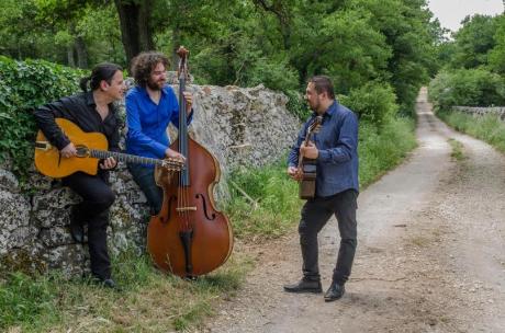 ''Salvatore Russo Gypsy Jazz Trio'' per la rassegna ''Suoni all'InVerso..Jazz Blues & dintorni''