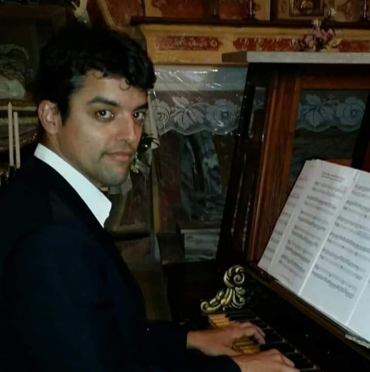 " Mola di Bari - Concerto  per  organo  del M° Roberto  Grasso " domenica 3 ottobre 2021 "