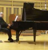 Molfetta " Concerto  del pianista  Rosario Mastroserio " per  la  fondazione Valente