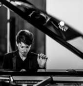 Andrea Simone De Nicolò, il talentuoso pianista in concerto a Turi
