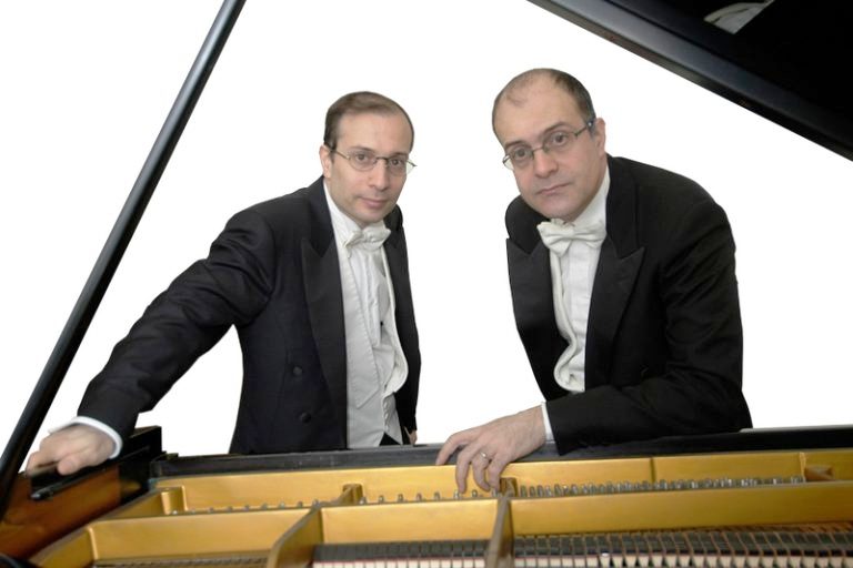 ''AGIMUS  STAGIONI_ 2022  - concerto " LE DONNE DI PUCCINI duo pianistico  M° Aurelio & Paolo Pollice'' a Mola di Bari ''