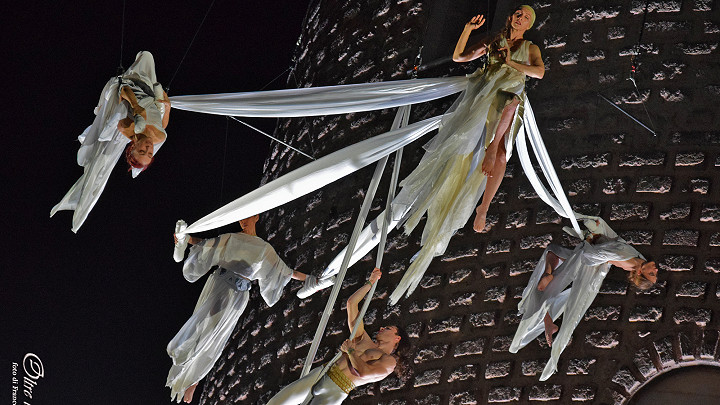 La danza della Barucchieri nello spettacolo “Le Belle Storie Non Finiscono Mai”