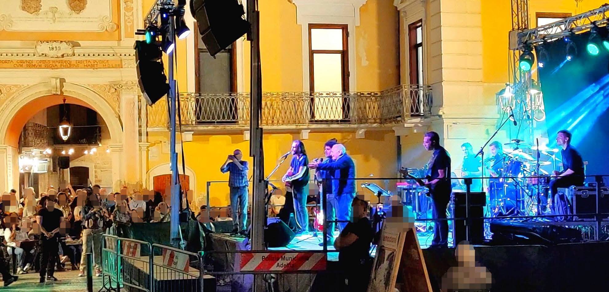 Le ''Emozioni'' di Lucio Battisti rivivono ad Adelfia con Gianmarco Carroccia ed il genio di Mogol
