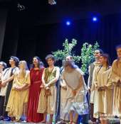 ''🎭 Una notte di magia al Teatro Van Westerhout: il Sogno di Margot Theatre incanta Mola di Bari''